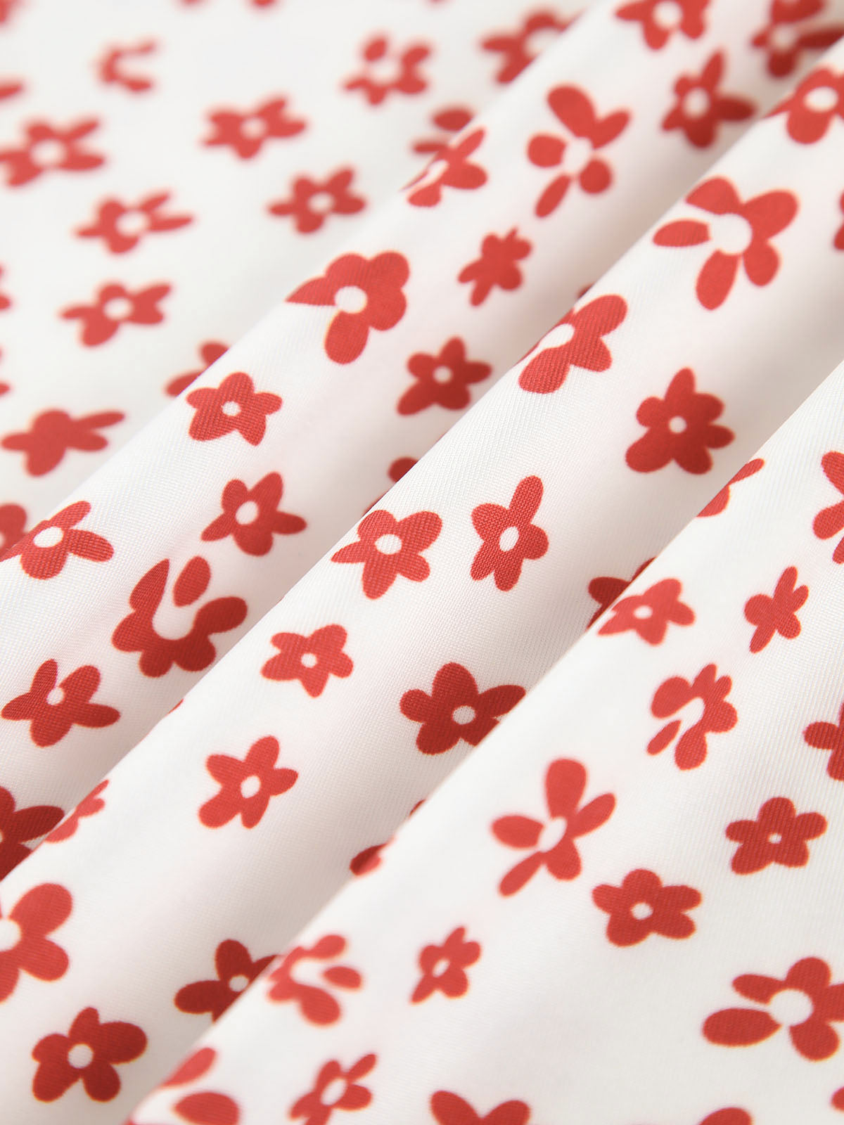 Gestreepte Crisscross Zomerjurk Voor Modebewuste Vrouwen – Vloeiende Pasvorm, Zomerse Kleuren & Ideaal Voor Feestelijke Gelegenheden.