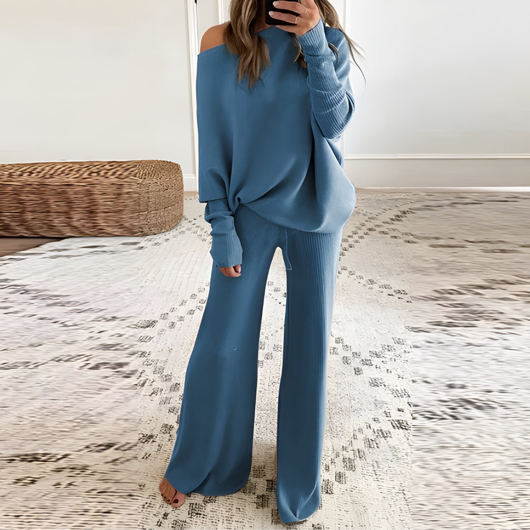 Off-Shoulder Lounge Set Van Ribstof – Comfort Meets Elegantie