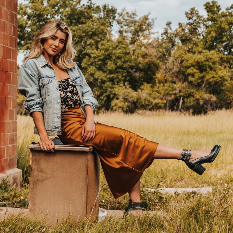 Dames Hak Met Dubbele Gesp & Blokhak – Stevig, Elegant & Voorjaar & Zomer