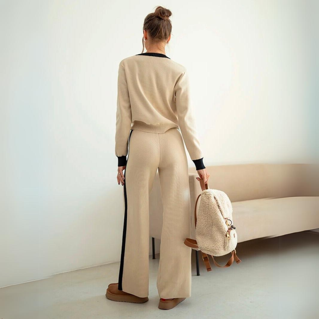 Gebreide Lounge Set Met Bloemaccenten – Cozy Met Een Creatieve Twist