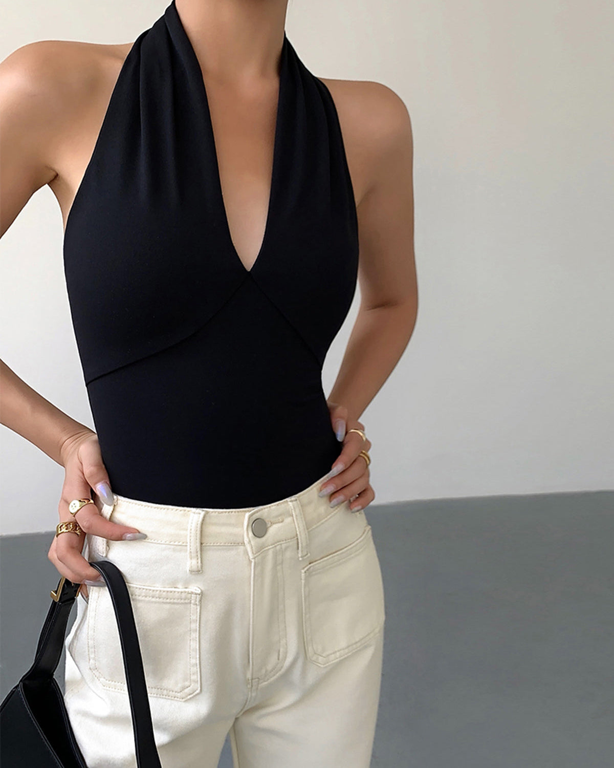 Stijlvolle V-Hals Haltertop Voor Modebewuste Vrouwen – Ademende Stof, Elegante Pasvorm & Perfect Voor Zomerse Avonden.