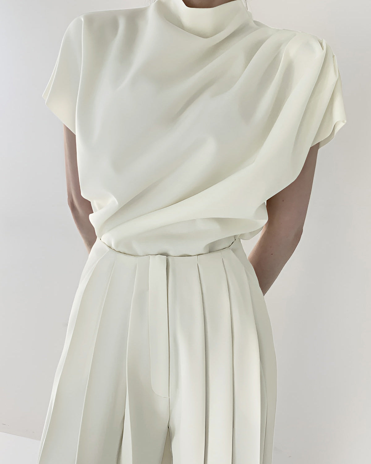 Stijlvolle Korte Mouwen Top Voor Vrouwen – Lichtgewicht, Ademend & Perfect Voor Casual Uitjes Of Een Chic Avondje Uit.