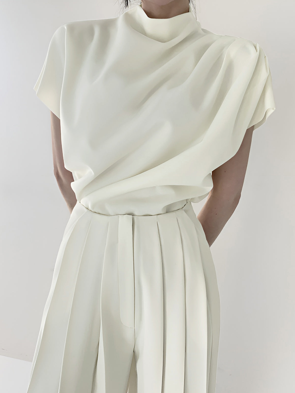 Stijlvolle Korte Mouwen Top Voor Vrouwen – Lichtgewicht, Ademend & Perfect Voor Casual Uitjes Of Een Chic Avondje Uit.