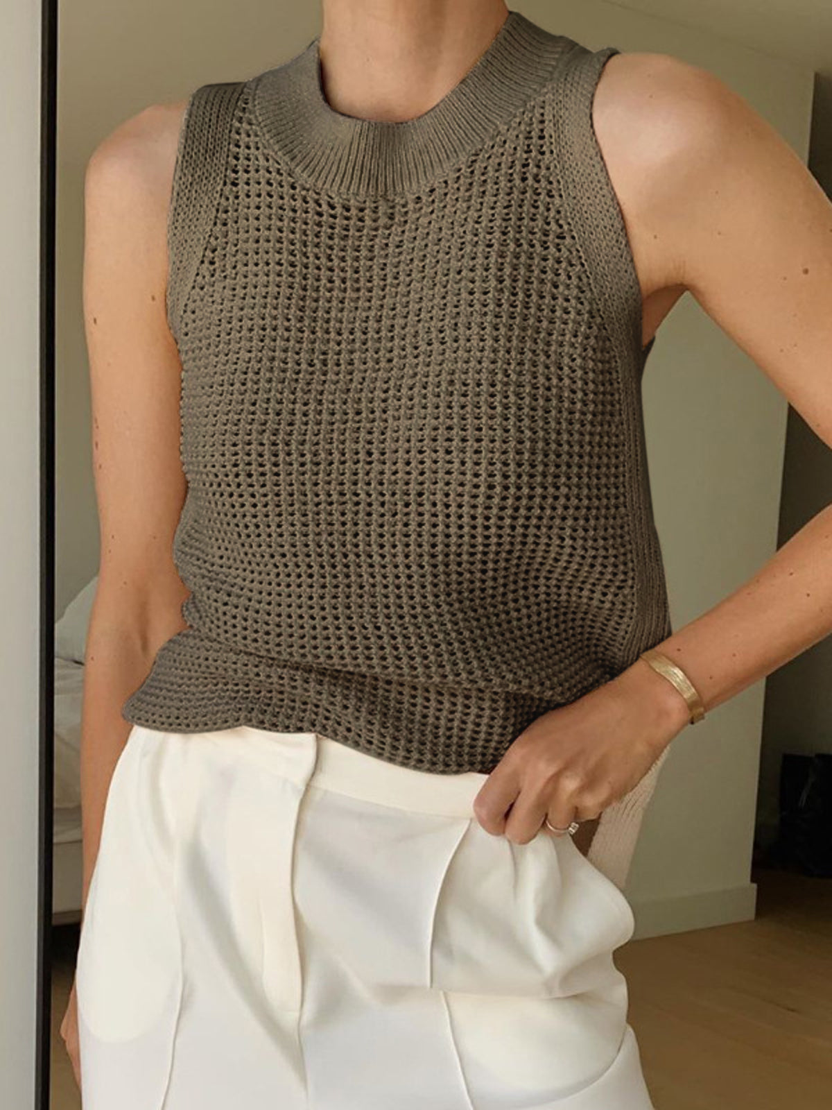 Gebreide Hollow Solid Tanktop Voor Modebewuste Vrouwen – Luxe Zachte Stof, Tijdloos Ontwerp & Ideaal Voor Zomerse Avonden Of Casual Uitjes.