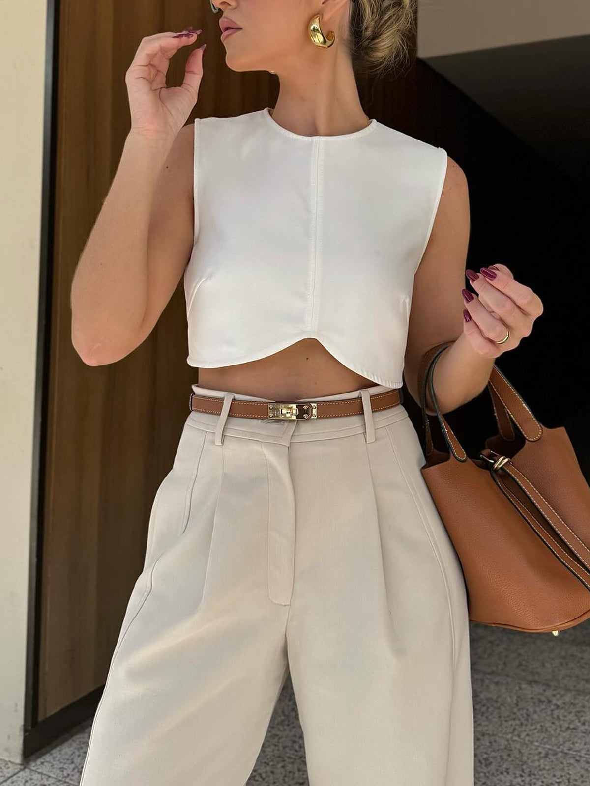 Elegante Plissé Cropped Broek Voor De Modebewuste Vrouw – Stijlvolle Pasvorm, Luxe Stof & Ideaal Voor Feestelijke Gelegenheden.