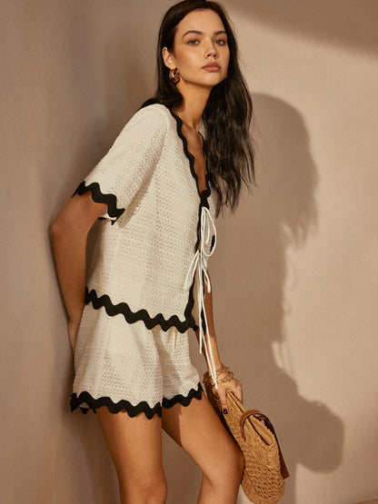 Stijlvolle Korte Set Met Contrast Trim Voor Modebewuste Dames – V-Hals, Comfortabele Pasvorm & Ideaal Voor Zomeruitjes En Casual Evenementen.