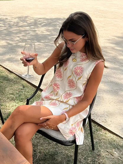Romantische Mouwloze Korte Jurk Voor Dames – Zachte Stof, Speelse Print & Perfect Voor Zomerse Avonden Met Een Vleiende Pasvorm.