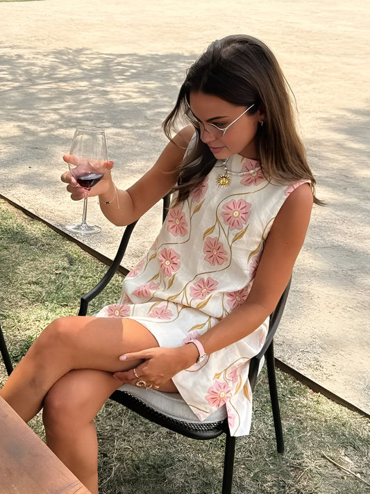 Romantische Mouwloze Korte Jurk Voor Dames – Zachte Stof, Speelse Print & Perfect Voor Zomerse Avonden Met Een Vleiende Pasvorm.