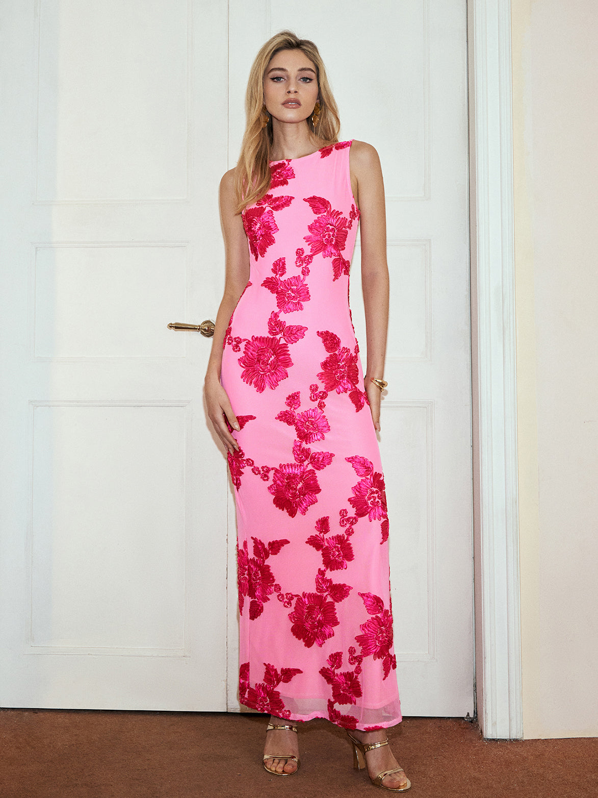 Lange Avondjurk Voor Dames – Open Rug, Bloemenborduursel & Luxe Split