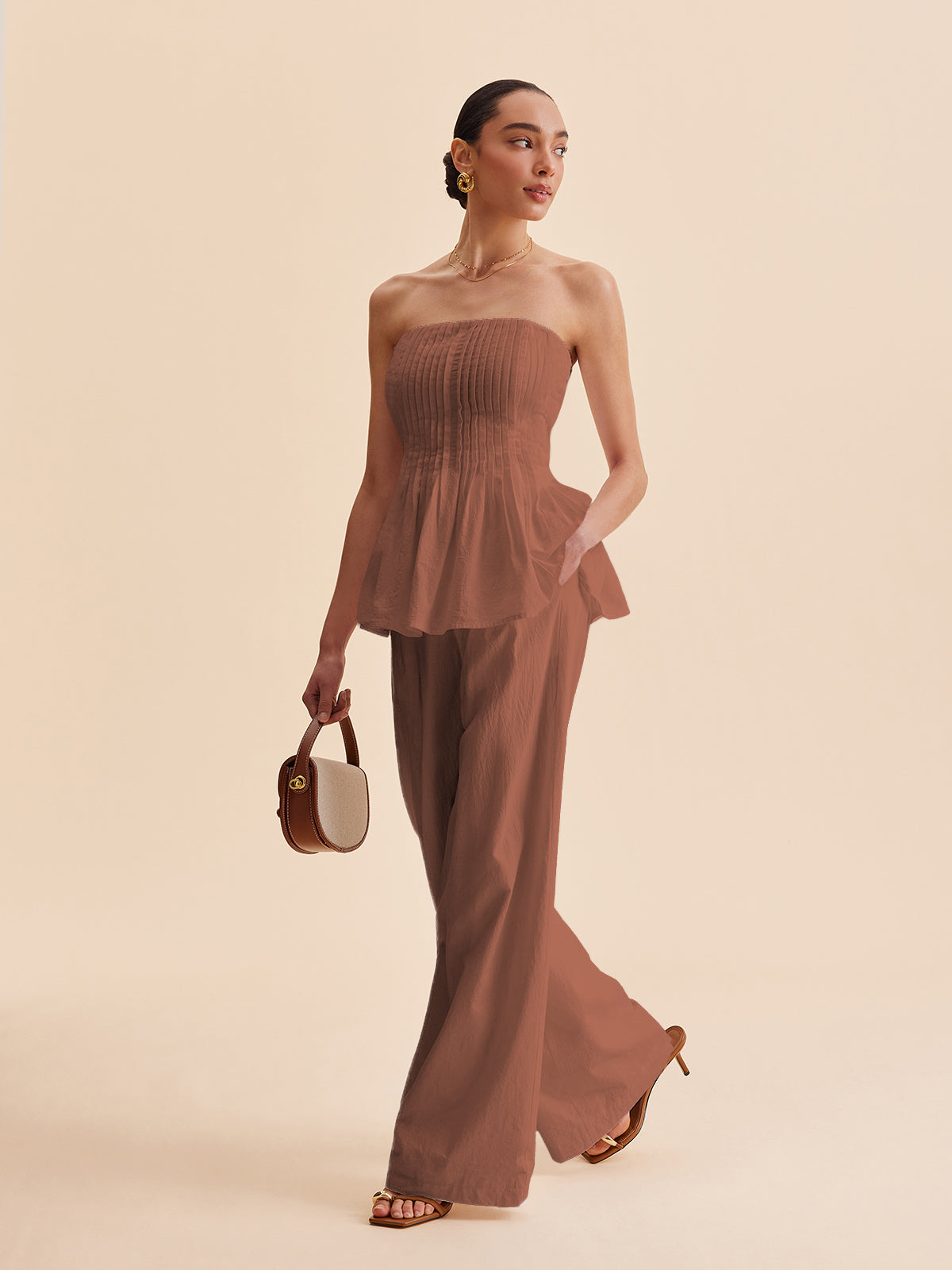 Stijlvolle Katoenen Mid-Waist Wijde Pantalon Voor Modebewuste Vrouwen – Met Ruime Zakken, Comfortabele Pasvorm & Ideaal Voor Casual En Chic Gelegenheden.