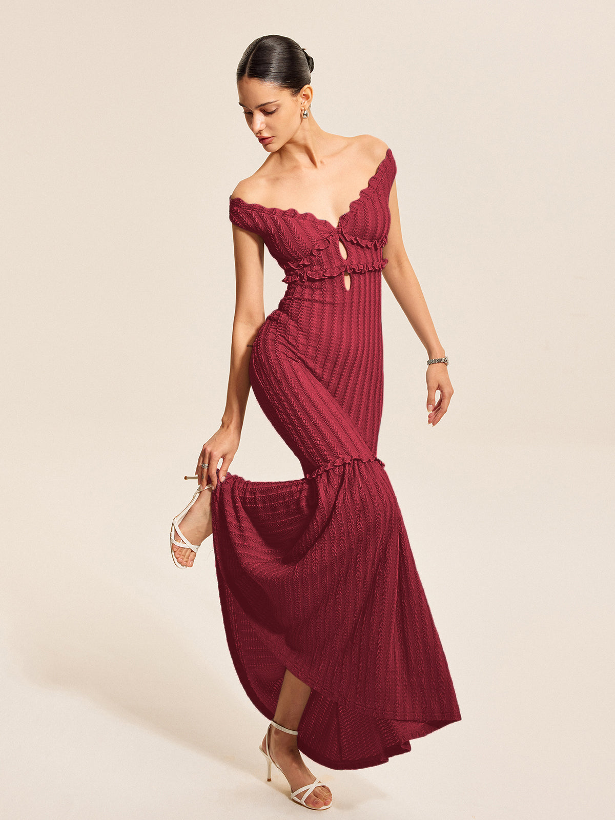 Romantische Off-Shoulder Ruffle Jurk Voor De Hedendaagse Vrouw – Luchtige Stof, Elegant Design & Perfect Voor Zomerbrunches of Avonduitjes.