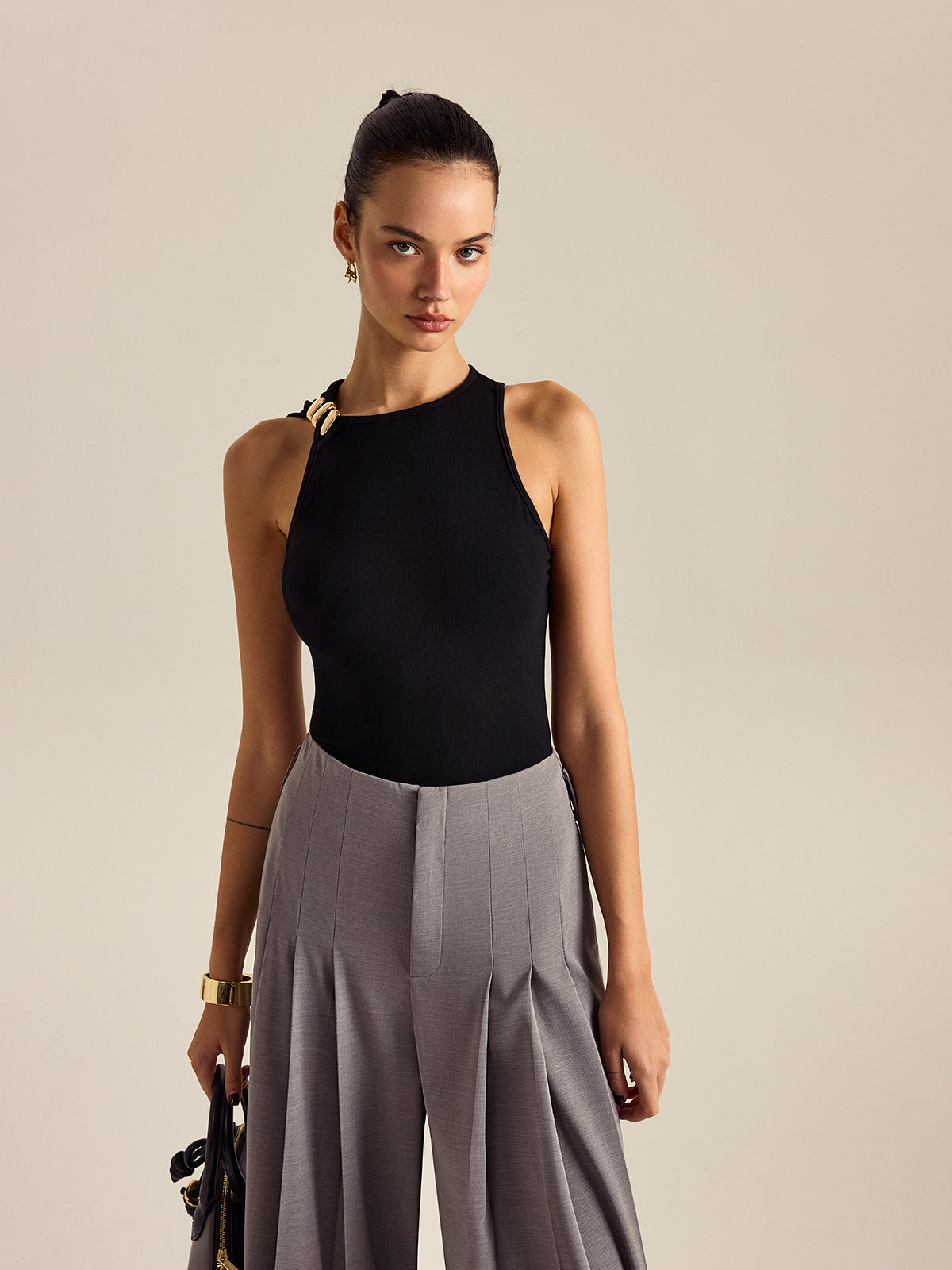 Glinsterende Mouwloze Top Voor Modebewuste Dames – Luxe Metaalstof, Elegante Pasvorm & Verfijnde Look Voor Elke Speciale Gelegenheid.