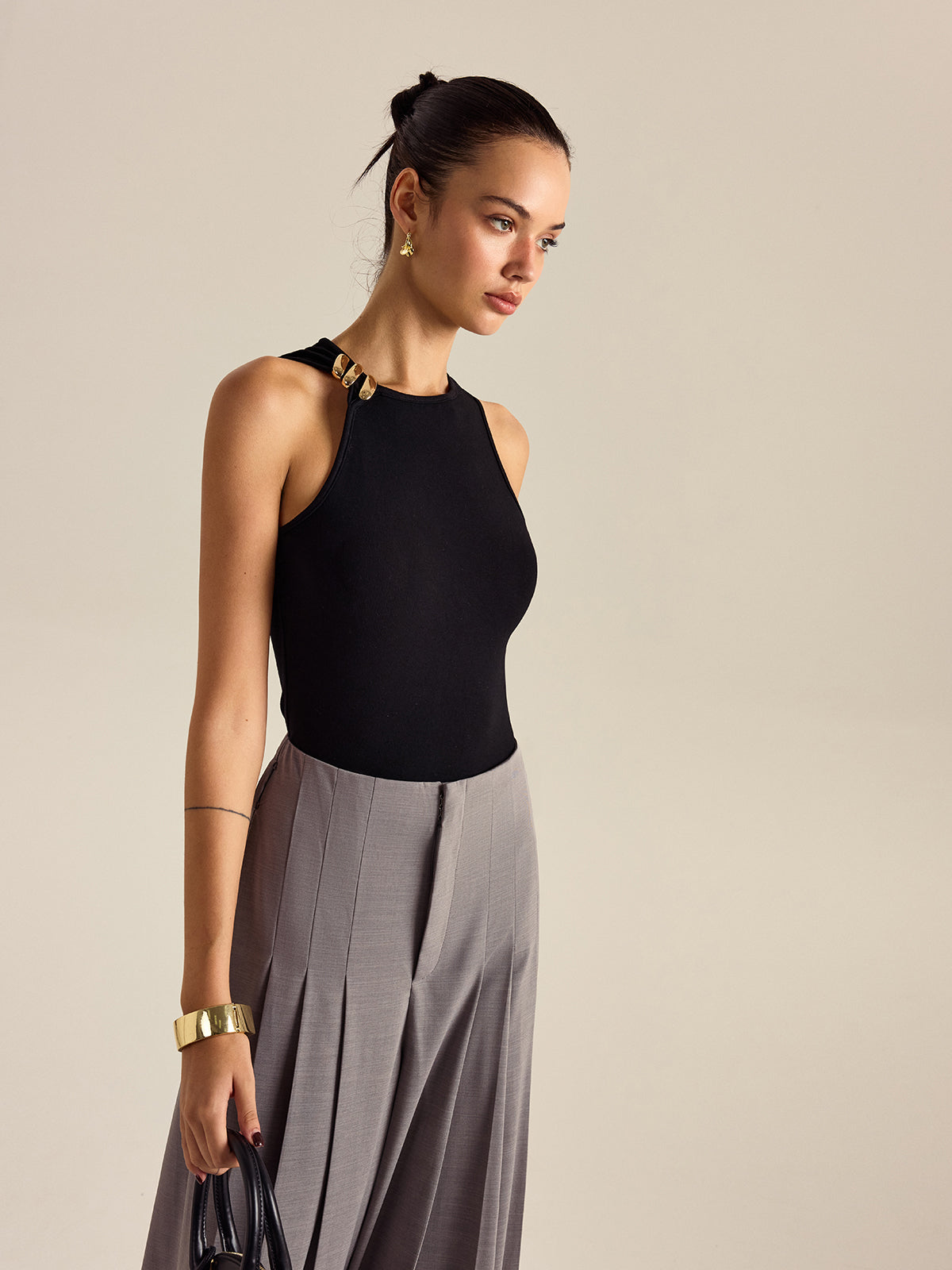 Glinsterende Mouwloze Top Voor Modebewuste Dames – Luxe Metaalstof, Elegante Pasvorm & Verfijnde Look Voor Elke Speciale Gelegenheid.