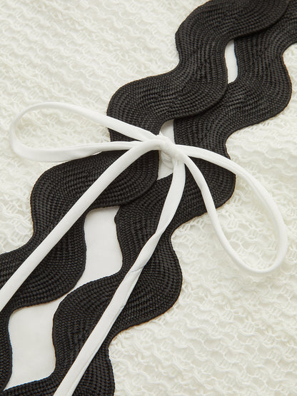 Stijlvolle Korte Set Met Contrast Trim Voor Modebewuste Dames – V-Hals, Comfortabele Pasvorm & Ideaal Voor Zomeruitjes En Casual Evenementen.