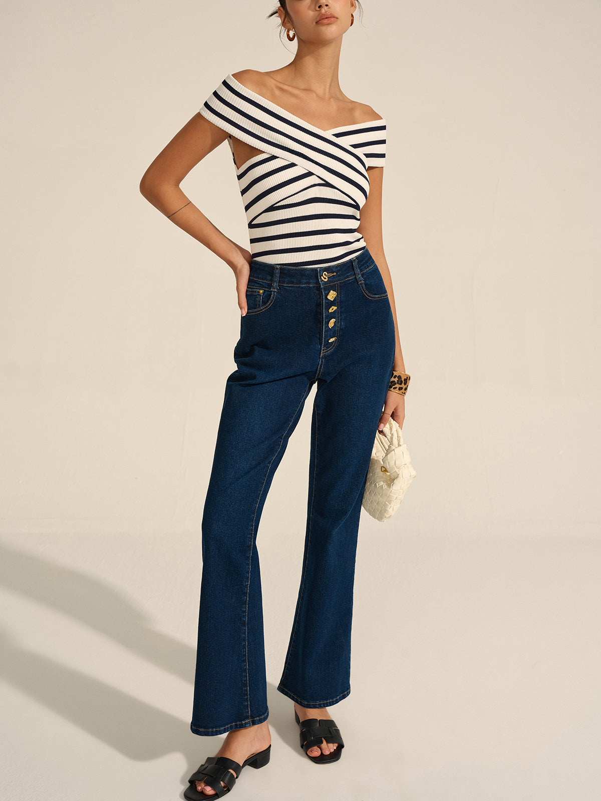 Gestreepte Korte Off-Shoulder Trui Voor Modebewuste Vrouwen – Zachte Katoenmix, Doordacht Ontwerp & Perfect Voor Casual Uitjes Of Avondactiviteiten.