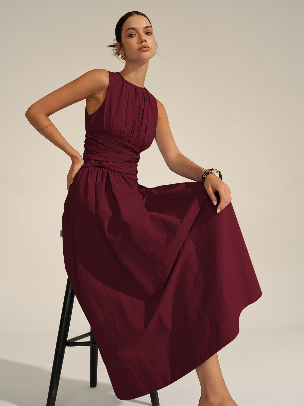 Elegante Gerimpelde Taille Maxi Jurk Voor Modebewuste Vrouwen – Ademend Katoen, Tijdloze Zwart & Perfect Voor Zomerse Feestjes Of Dagelijkse Uitjes.