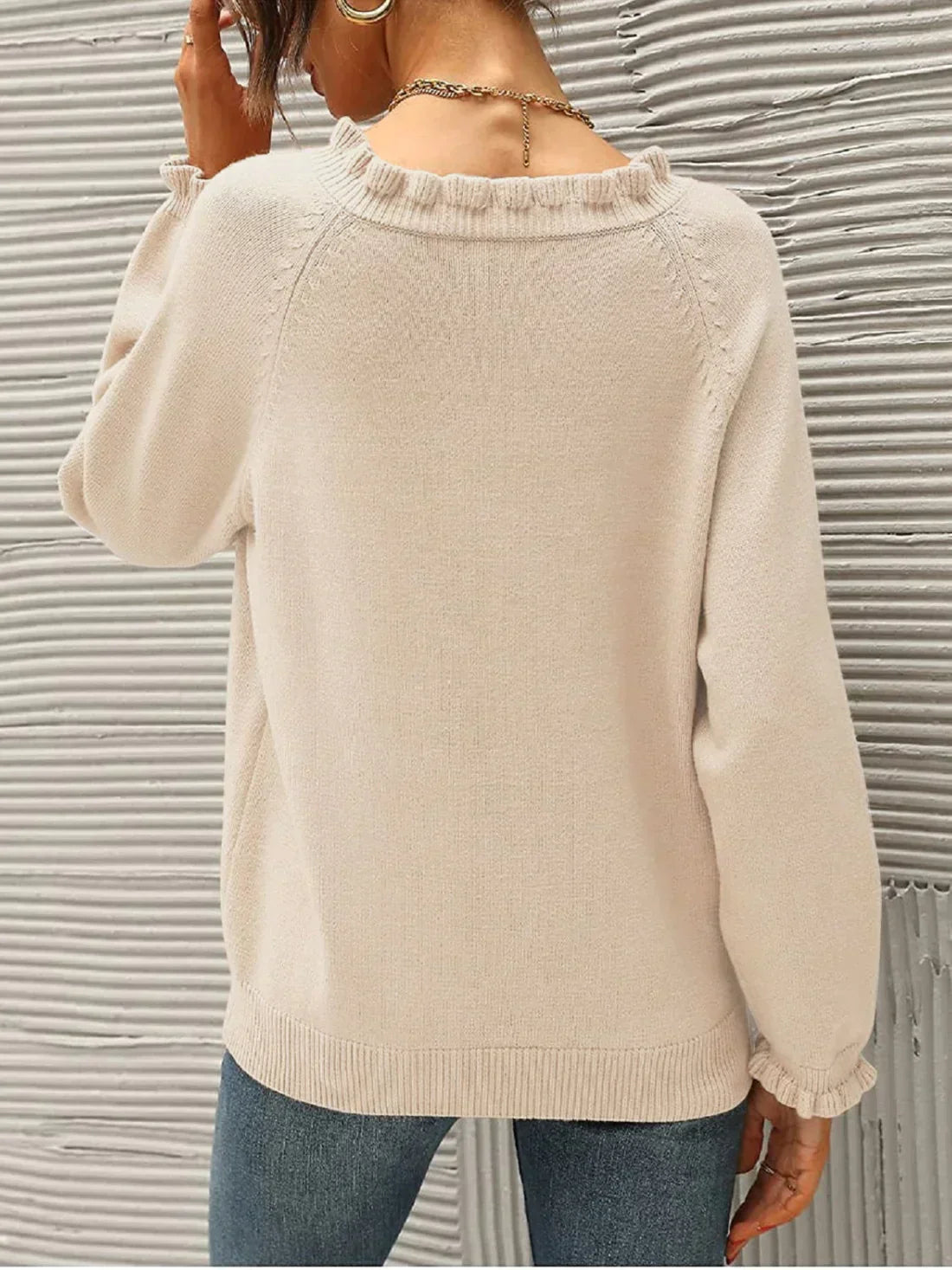 Gebreide Top Met Ruches En Knoopdetail – Vrouwelijke Knit Voor Lente, Herfst & Knusse Momenten Thuis