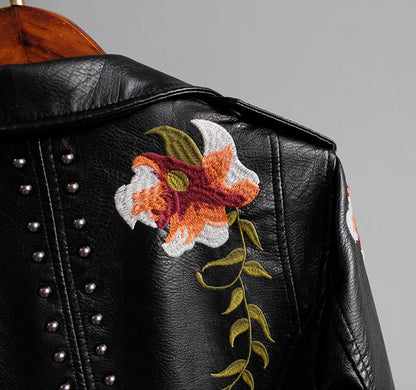 Geborduurde Bikerjack Met Bloemen En Studs – Eyecatcher Voor Lente, Herfst En Winter