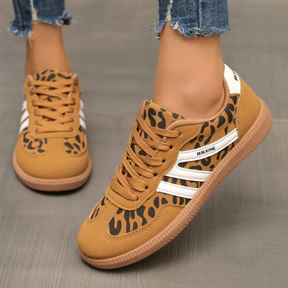 Moderne Dames Sneakers Met Veters En Casual Retro Look