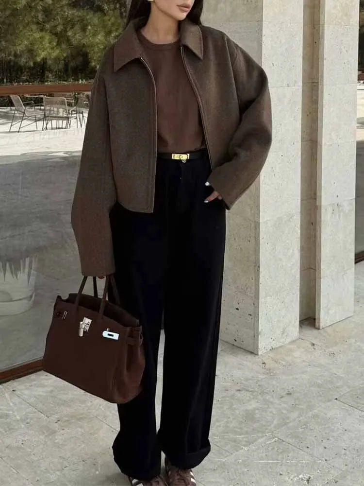 Minimalistisch Bomberjack Met Urban Feel