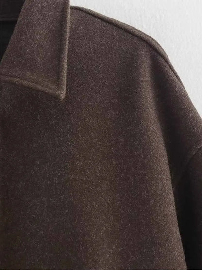 Minimalistisch Bomberjack Met Urban Feel