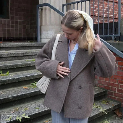 Elegante Mantel Met Minimalistische Look