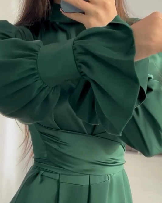 Satijnen Maxi-Jurk Met Hoge Hals En Strikmouwen – Verfijnde Eveningwear Met Klassieke Charme